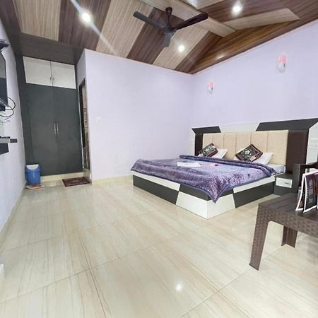 דלהאוזי Oak Wood Homestay Banikhet מראה חיצוני תמונה