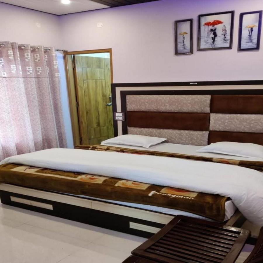 דלהאוזי Oak Wood Homestay Banikhet מראה חיצוני תמונה