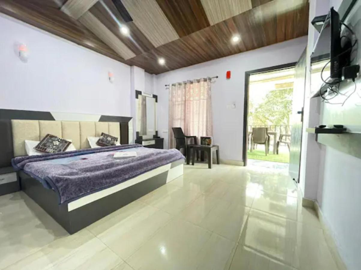 דלהאוזי Oak Wood Homestay Banikhet מראה חיצוני תמונה