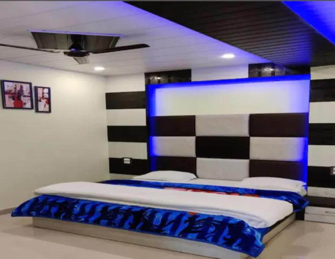 דלהאוזי Oak Wood Homestay Banikhet מראה חיצוני תמונה