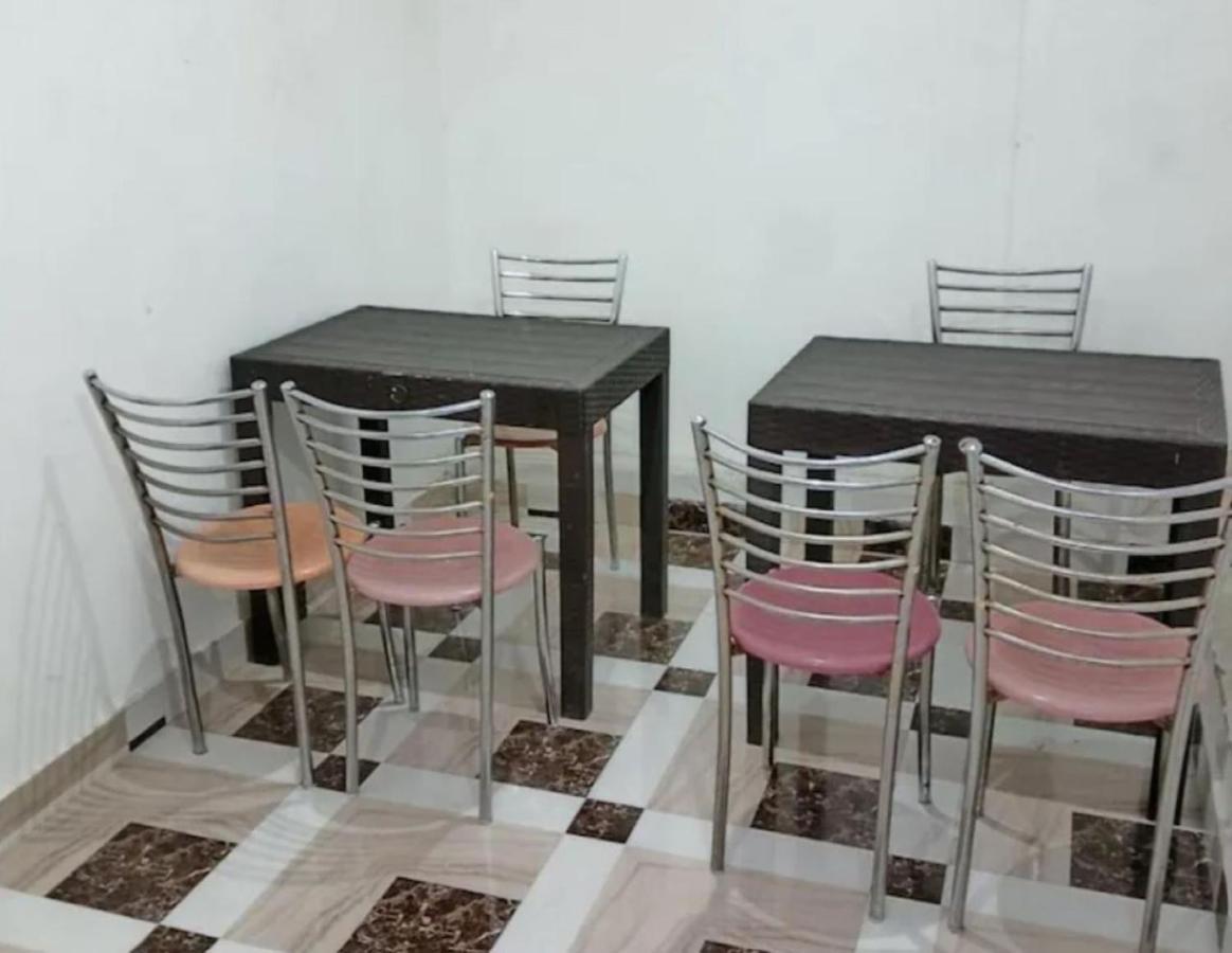 דלהאוזי Oak Wood Homestay Banikhet מראה חיצוני תמונה